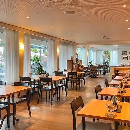 Hecht Hotel 2*